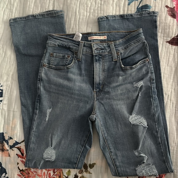 LEVIS 725 HIGH RISE BOOTCUT WOMEN'S JEANS - Picture 2 of 5